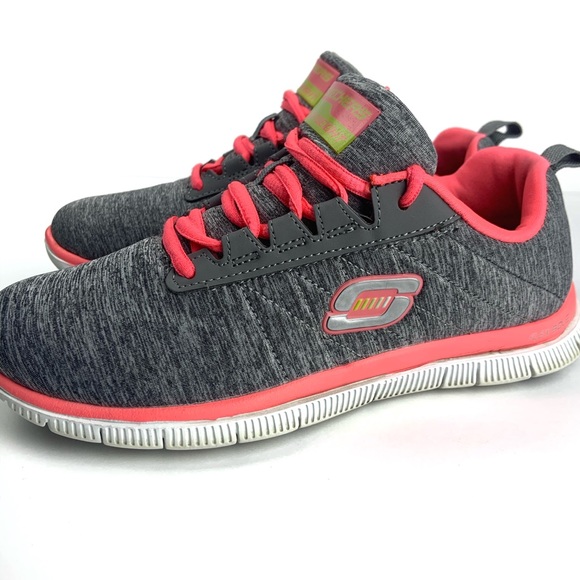 skechers lightweight tennis shoes